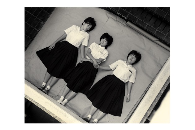 3 Schoolgirls -ZenZenChigau. © Christopher Koller